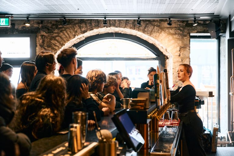 RHinno: Redorer le blason des métiers du tourisme et de l’hôtellerie